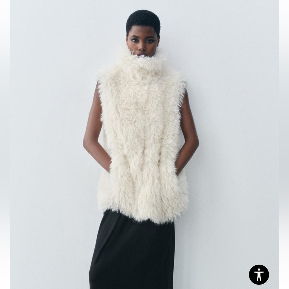 Zara FAUX FUR VEST ivory xs